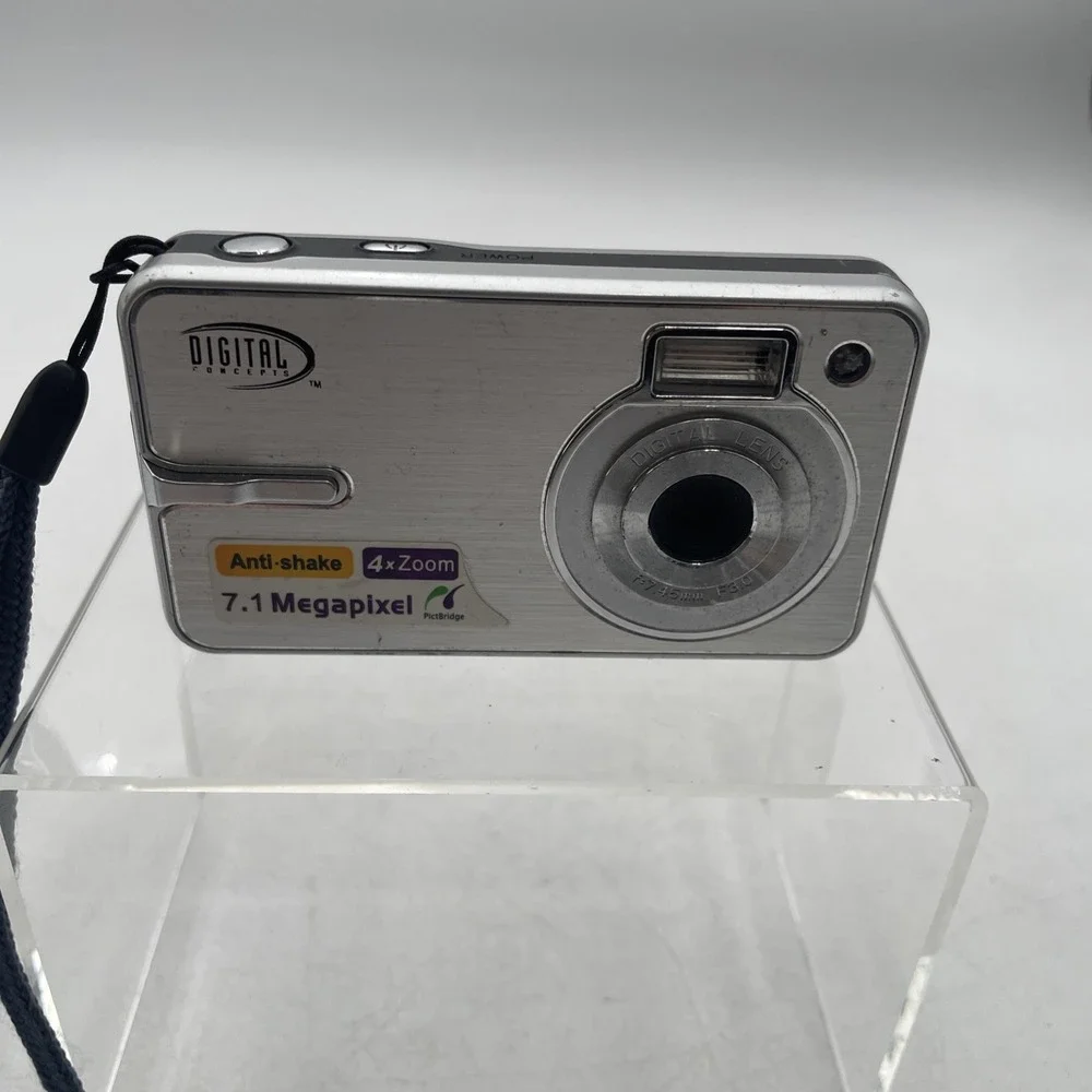 Digital Concepts 7.1MP Digital Camera 4X Zoom+ Battery+SD Card-Tested